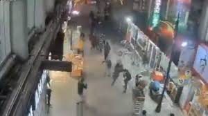 Elazığ'da Deprem Esnasında Binanın Yıkılış Anı Kameralarda: İşte O Korkunç Anlar