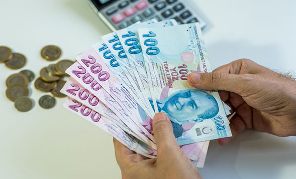 SSK ve BağKur emeklilerine bugün ek ödeme başladı! Emeklilerin banka hesabına 3.000 TL yatıyor: Tüm ATM’lerden alabilirsiniz