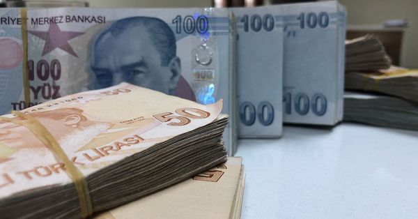 Emekliler dikkat! Maaş hesaplarına 5.000 TL yatırılıyor: Emekli maaşı olan herkes alabilecek