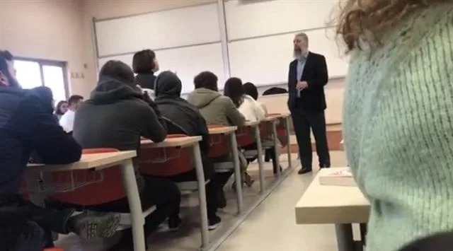 Profesör İle Öğrenci
