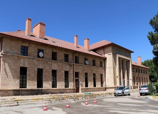 1939 Erzincan depreminde ayakta kalan tek bina 