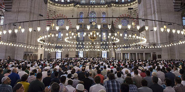 Bayram Namazı Camilerde Kılınacak mı? Diyanetten Açıklama