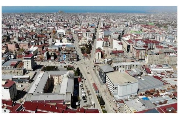 Bir İlimizde Tedbirlere Uyulmuyor Ve Vaka Sayısı Hızla Artıyor. Validen Korkutan Açıklama