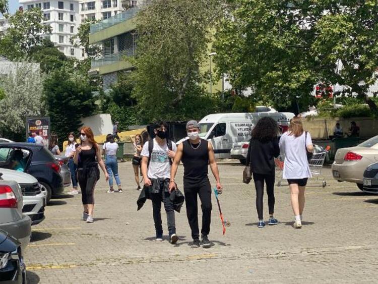 Bugün 15-20 Yaş Grubunun Sokağa Çıkma Günüydü Ve Bakın Onlar İlk Başta Nereyi Tercih Ettiler