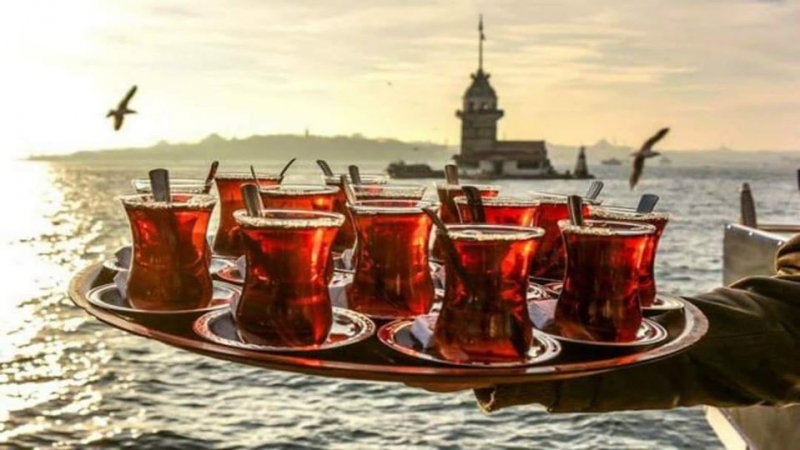 Çay İçmeyen Adama Neden Güvenilmez ?