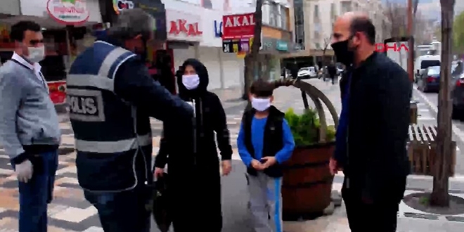 Çocuğunu Dışarı Çıkaran Babadan Şoke Eden Sözler