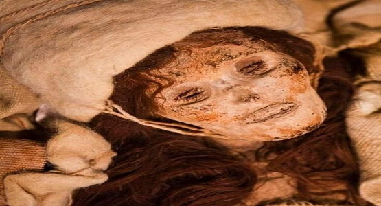 LOLAN, Dünyanın En Güzel, En Yaşlı Türk Kadını