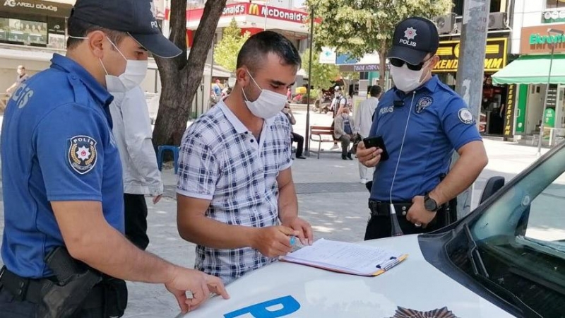 Mahkeme Polisin Kestiği Salgın Cezaları Geçersiz Dedi Yeni Bir Tartışma Başlatıldı