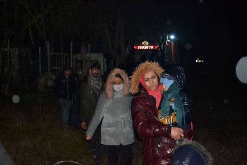 Sınır Kapılarının Açılmasıyla Avrupa Hayali Kuran Göçmenler Umduklarını Bulamadılar: Geri Dönüyorlar