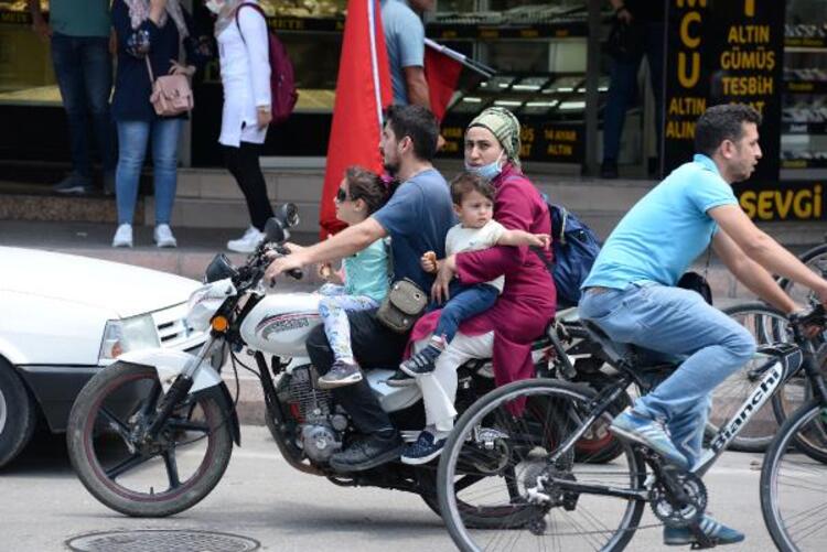 Son 5 Günde Ciddi Artış: Vaka Sayısı 2 Binlere Ulaşırsa Eğer, Yine Yasaklar Gelebilir