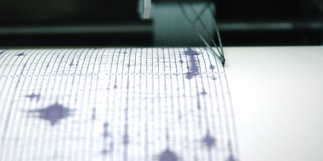 Son Dakika: Manisa'da 5 dakikada 5 deprem meydana geldi. Vatandaşlar korku içerisinde