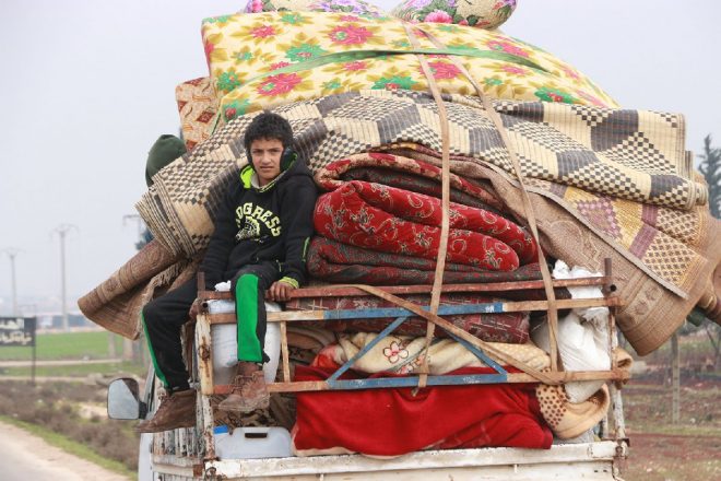 Son Dakika: Yüz Binlerce Suriyeli Sınıra Dayandı: Sayı Gün Geçtikçe Artıyor