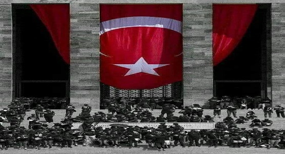 Yer Limni Adasında Mondros limanına demirlemiş olan Agamemnon Zırhlı Gemisi.