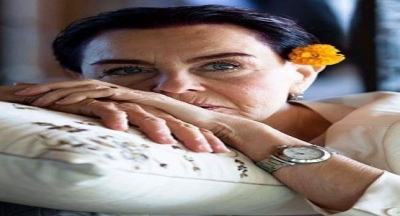 12 yaşına gelince, gazete okuyan babamın karşısına geçtim; en kararlı ses tonuyla,