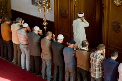Abdestsiz Namaz Kıldıran İMAM: