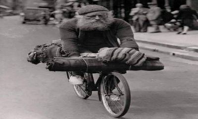 Adamın biri, bisikletle Türkiye’den İran’a geçiyormuş, selesinde kocaman bir torba..