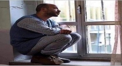 Akıl hastanesinin bahçesinde sigara içiyordum. Merakımdan sanırım, bir şekilde orada buldum kendimi