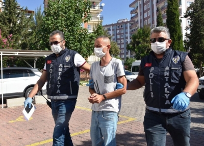 Annesini Öldürüp Komşularına Bunu Demiş: Şoke Eden Detaylar Ortaya Çıktı