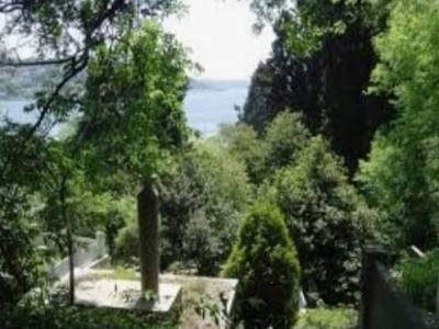 AŞİYAN MEZARLIĞI YOLUNDAN GEÇERKEN NEDEN 3 KERE KORNA ÇALINIR...