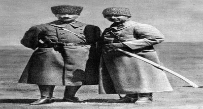 Atatürk'e kör ve İsmet İnönü'ye sağır diyerek kendince alaya aldığını zanneden meczuplara. 