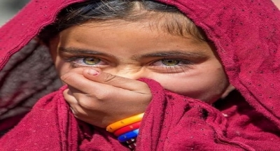 Babam uzun süredir yere serilmiş yatakta yatıyordu, işten güçten elini çekmişti.