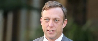 Başbakan Yardımcısı Canlı Yayında Dudağına Konan Sineği Yuttu