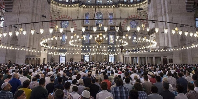 Bayram Namazı Camilerde Kılınacak mı? Diyanetten Açıklama