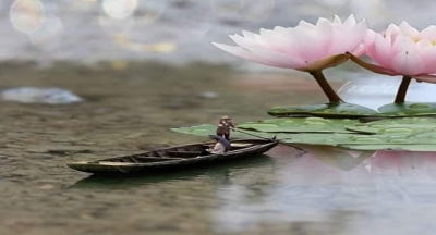 Bir adam çok sevdiği bir kadına şiirler yazıyordu. Sonra kadın ansızın onu terk etti.