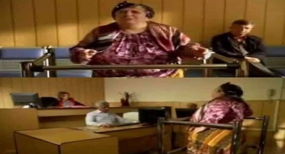 Bir davada tanıklık etmesi için kürsüye yaşlı bir teyzeyi çagırırlar