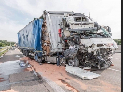Bir sabah Fatma uyandı ve oturma odasından bir ses duymuş gibiydi. Kocasını görünce şaşırdı.