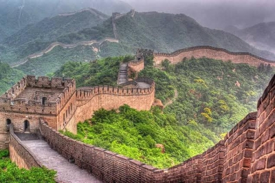 Çin Seddi, Çin'in kuzeybatısı boyunca uzanan, Dünyanın en uzun savunma duvarıdır. 