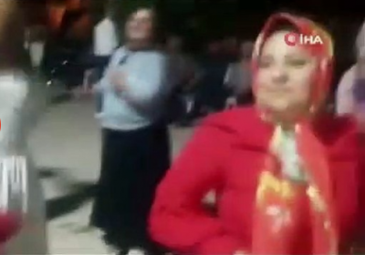 Coronalı Yeni Gelin Düğünlere Gitti. Köy Karantinaya Alındı