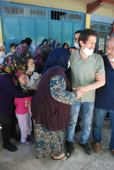 Dedeleri Tarafından Öldürülen Annelerinin Cenazesinde, Küçük Çocukların Feryadı Yürekleri Dağladı.