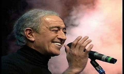 Edip Akbayram'ın yoksulluk içinde geçen çocukluğunun en önemli olayı geçirdiği çocuk felcidir.
