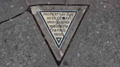 Efsane Bir İnat Sayesinde Hala Yerinde Duran New York Şehrinin En Küçük Özel Arazisi: Hess Üçgeni