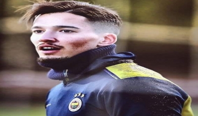 Fenerbahçeli Altay Bayındır: 1000 Aileye Yardım Yapacağım Dedi Ve Arkadaşlarını Etiketleyip Siz de Var mısınız Dedi?