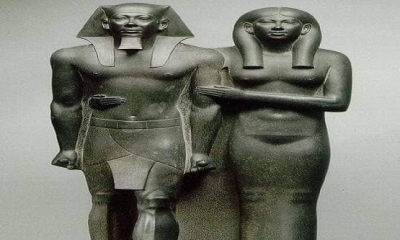 Firavun Menkaure ve eşi Khamerer Nebty’nin Heykeli. Museum of Fine Arts (Boston) / M.Ö.2548-2530