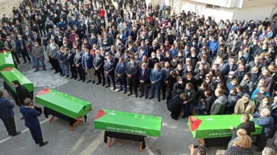 Günlerce elinde oyuncak bebekle bir umutla beklemişti:  İzmir’de yürek yakan anlar! Babaanne ve 4 torunu böyle uğurlandı…