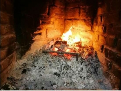 Hikmet, belediyeye ait ekmek fabrikasında çalışan bir işçiydi.