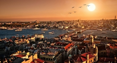 İHANET İÇİNDE OLMAMALI İNSAN: