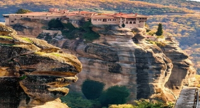 İNZİVAYA ÇEKİLEN KEŞİŞLERİN DOĞAYLA EL ELE VEREREK YARATTIĞI MUCİZE: METEORA