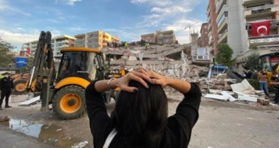 İzmir depreminde yürek yakan olay! Deniz yükseldi, su altında kalarak can verdi