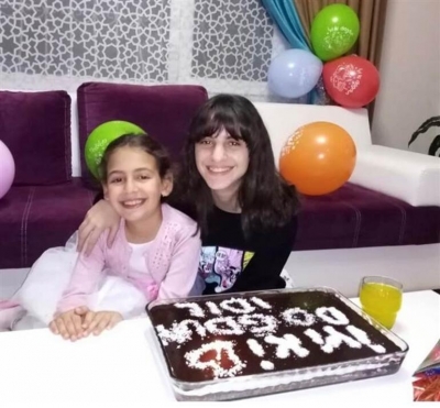 Enkaz altından 58 saat sonra İdil kurtarıldı ama kardeşi İpek'ten acı haber geldi:9 yaşında bir çocuğun ölümü hiç bu kadar acıtmamıştı.
