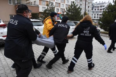 Korkulan Oldu Corona virüsü salgını nedeniyle psikolojisi bozulan kadın intihar etti!