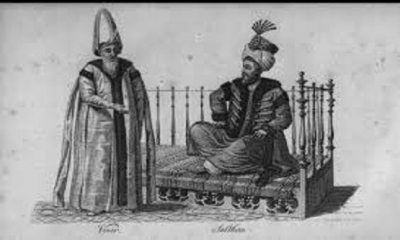 Kralın biri Sarayında otururken, pencereden sesler gelmiş.''Güzel elmalarım vaaaaaar!''