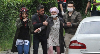 Lambadan Rahatsız Oluyorum Diye Komşularının Üzerine Kurşun Yağdırdı: Ölüler Ve Yaralılar Var