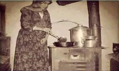 Maddi durumumuz küçükken çok kötüydü, babam eve biraz baklava almıştı.