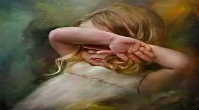 Marie, 1930 yılında alkolik bir annenin evlilik dışı çocuğu olarak dünyaya gelir.