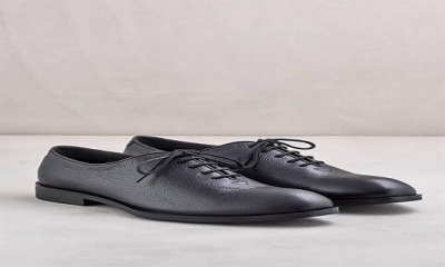 Nazım Hikmet ...  O bayram bana ayakkabı almaya karar verdiler.