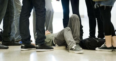 Okulda Zorbalığa Uğrayan Çocuk Karşılık Verince Okuldan Atıldı, Babanın Yaptığı İse Herkesi Şoke Etti